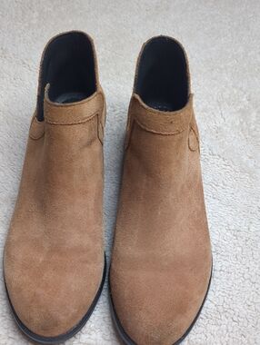 Sorel Lolla Camel Booties Size 8.5